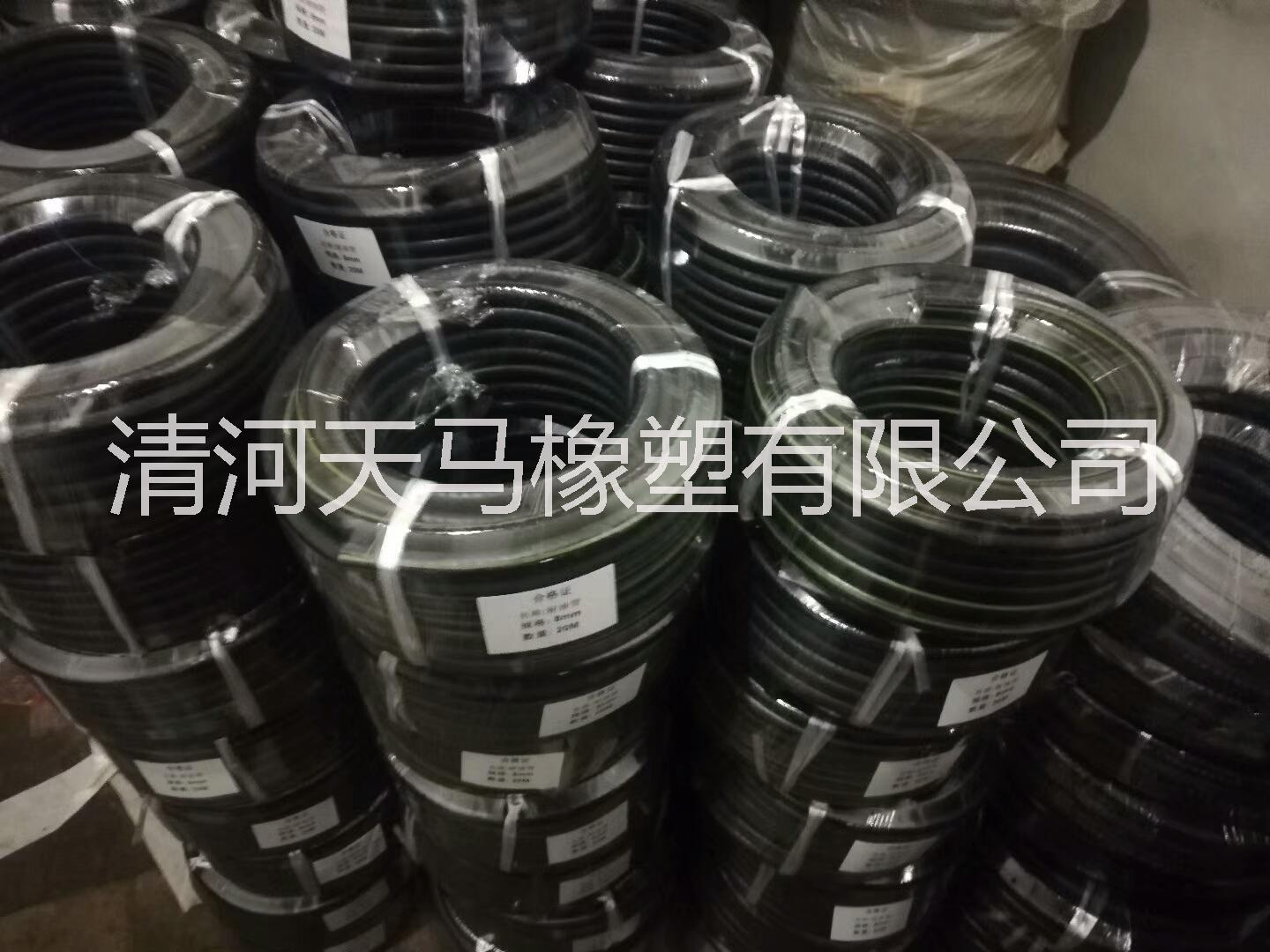 供應(yīng)各種規(guī)格丁晴耐油管