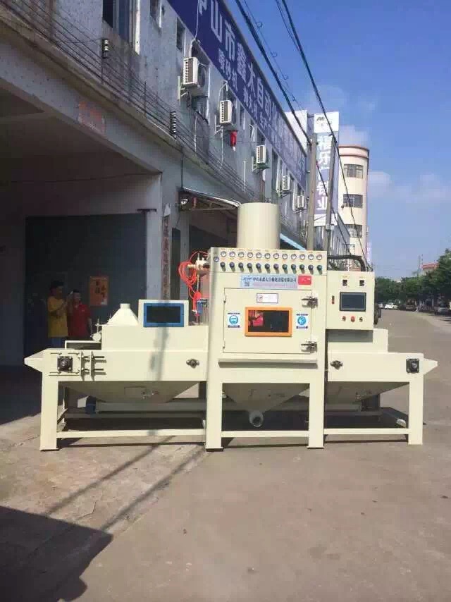 防爆輸送式自動噴砂機
