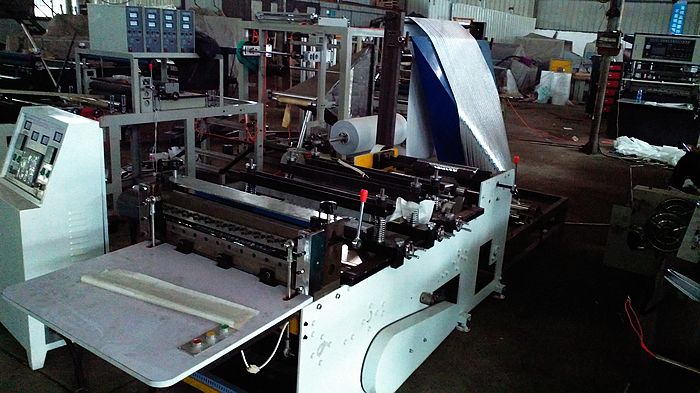 塑料底部封合及截切電腦底封機(jī) 供應(yīng)【廠家直銷】供應(yīng)底封機(jī)報(bào)價(jià)