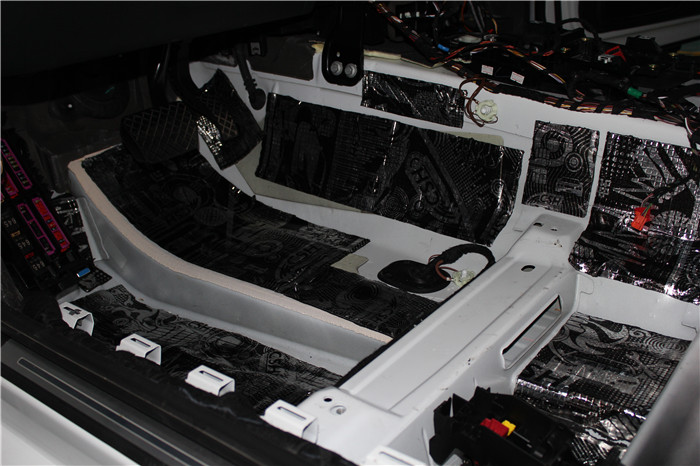 奧迪A4汽車隔音改裝？——武漢專業(yè)汽車隔音改裝店