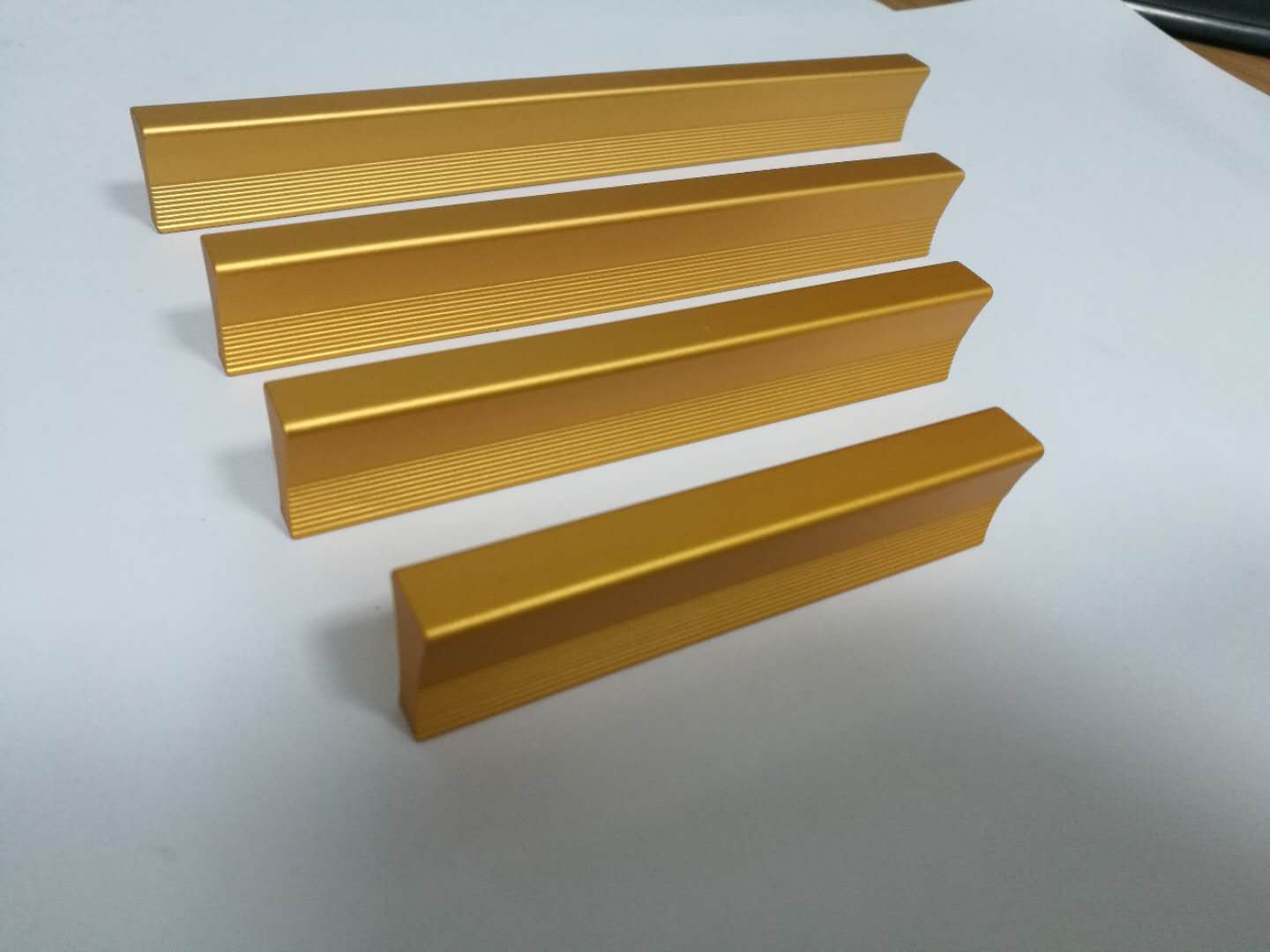 廠家直銷 弘渡鋁合金門拉手把手衣柜櫥柜酒柜抽柜適用 AB016啞光啞金啞黑鋁拉手