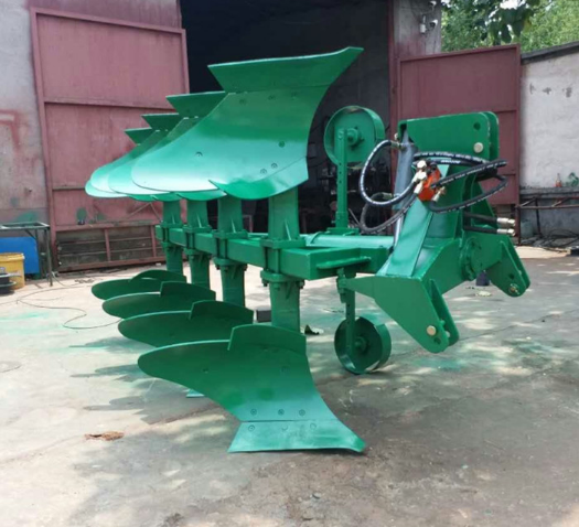 1LF 430液壓反轉(zhuǎn)犁 4鏵液壓翻轉(zhuǎn)犁1LF-427翻轉(zhuǎn)犁