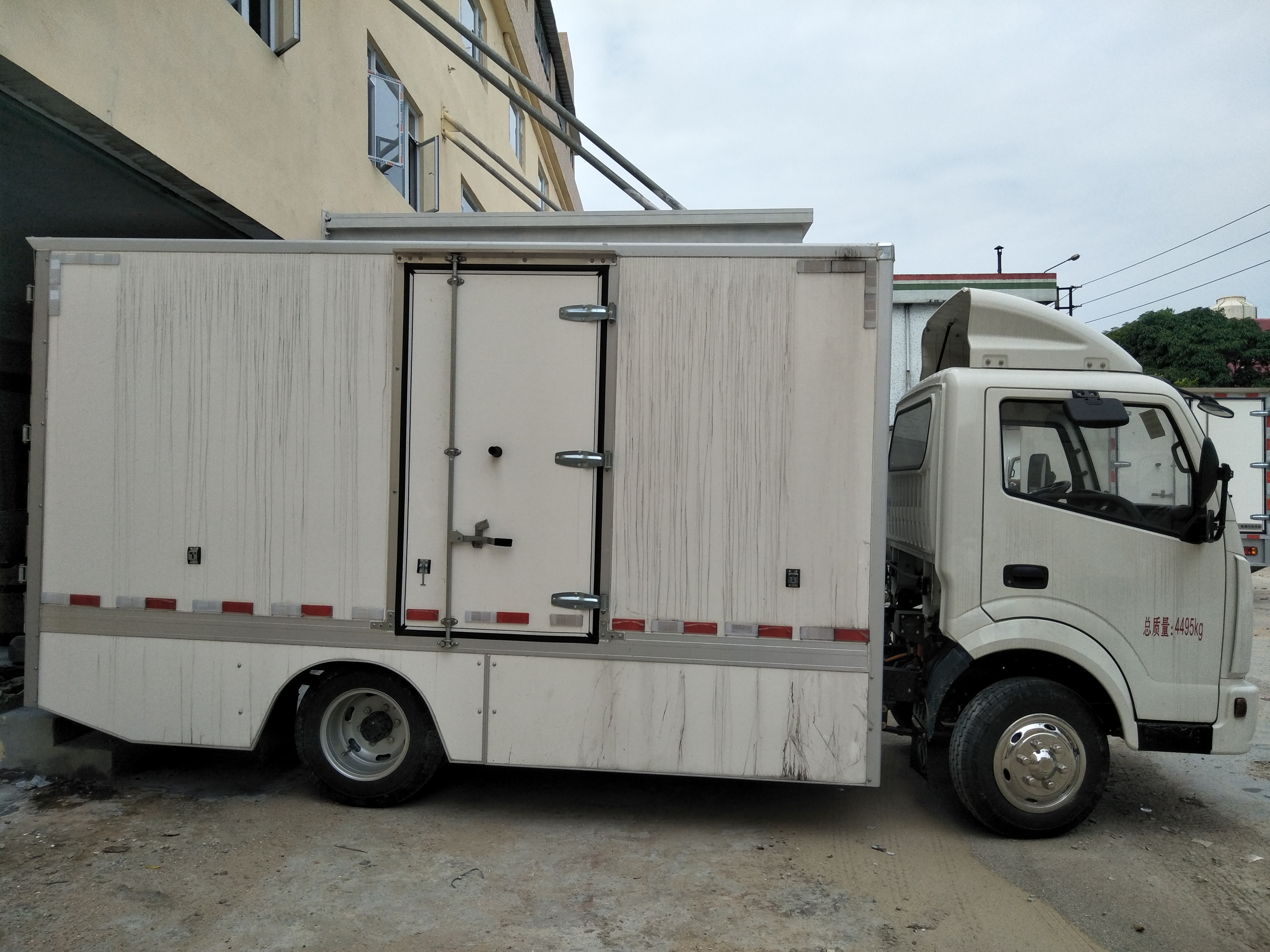 廣州租電動(dòng)面包車，廣州新能源面包租賃