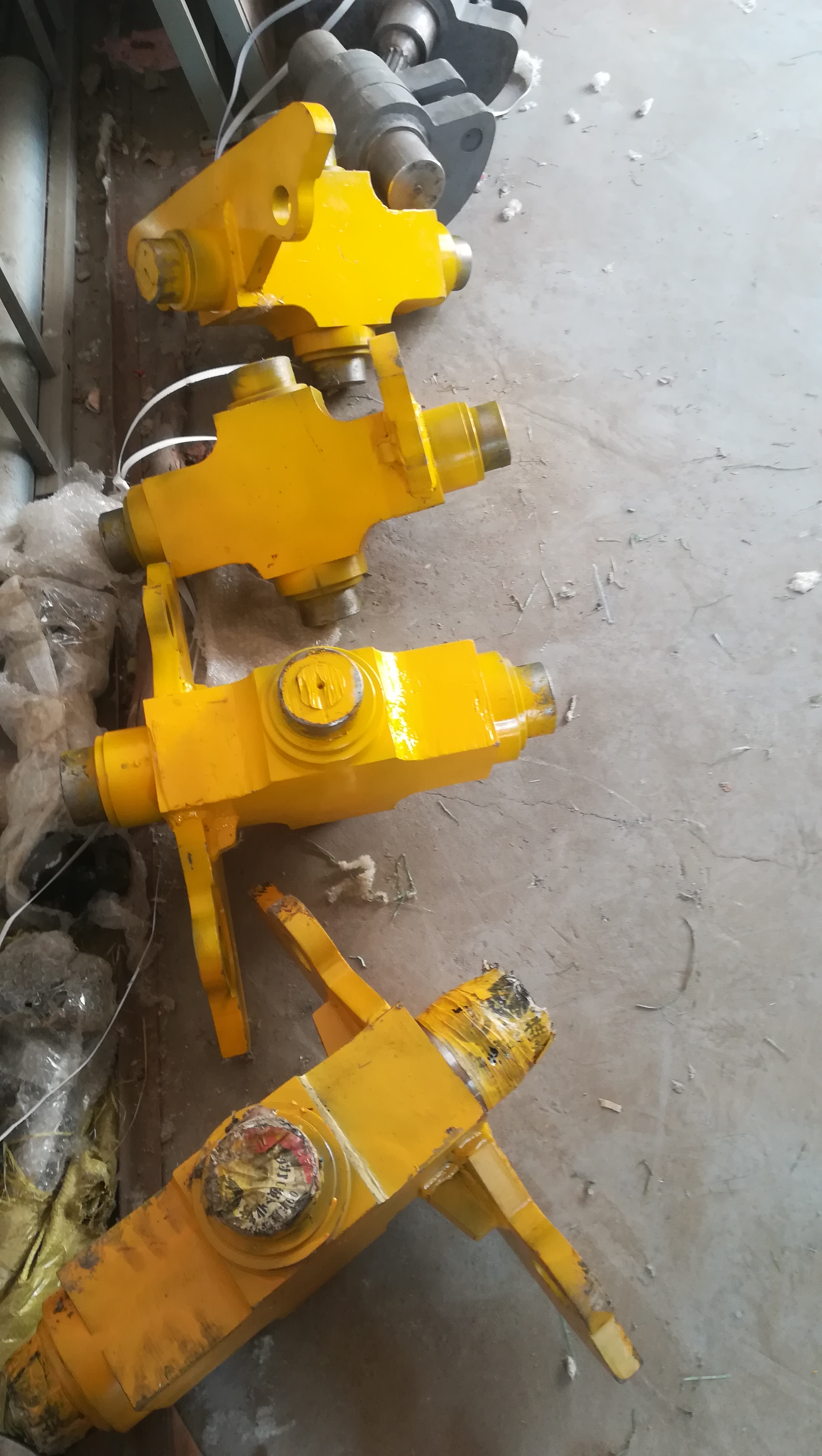 山推鉸接22噸壓路機(jī)轉(zhuǎn)向鉸接總成263-33-01000