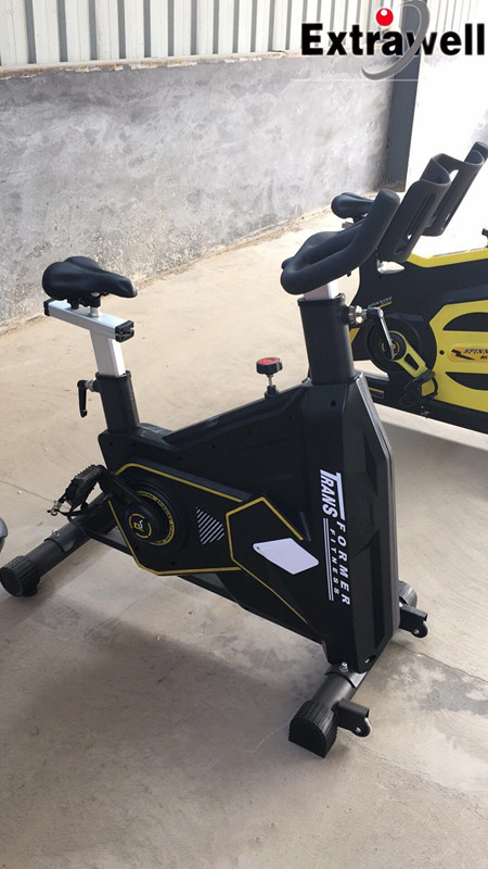 廠家直銷雙豪尊爵商用動感單車25公斤大飛輪騎行感強騎行舒適