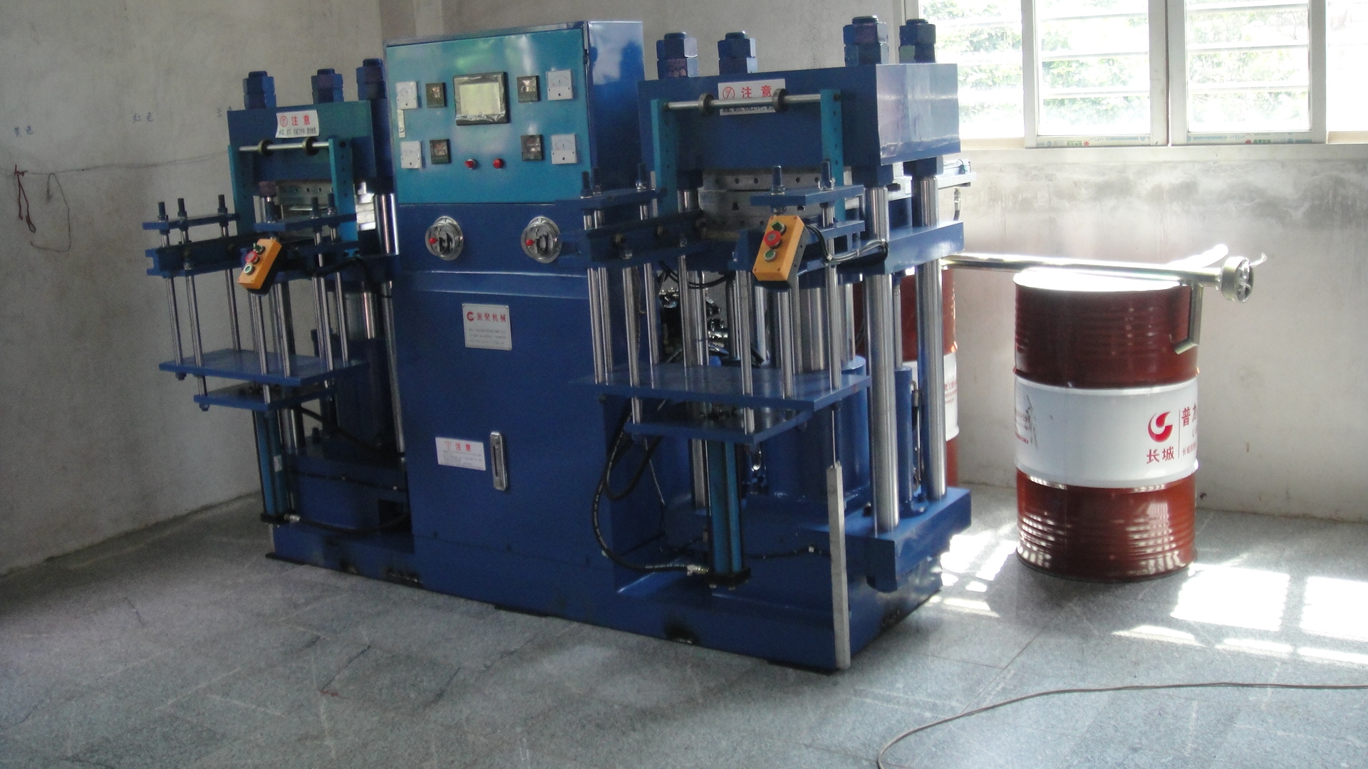 雙層平板硅膠硫化機，硅膠橡膠硫化機，自動開模硫化機，自動開模硫化機廠家電話