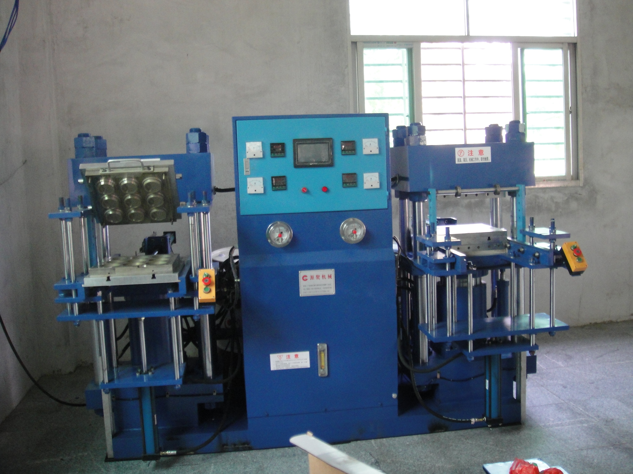 東莞勛聚生產(chǎn)供應(yīng)*專業(yè)硅膠硫化機(jī) 硅膠手機(jī)套硫化機(jī) 平板硫化機(jī)