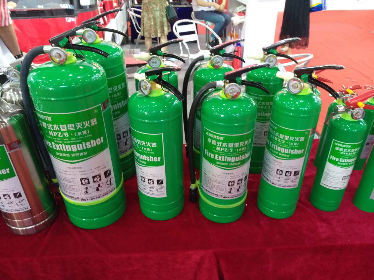 水基滅火器環(huán)保滅火器綠色滅火器佛山市濟(jì)安消防器材 水基型水霧滅火器