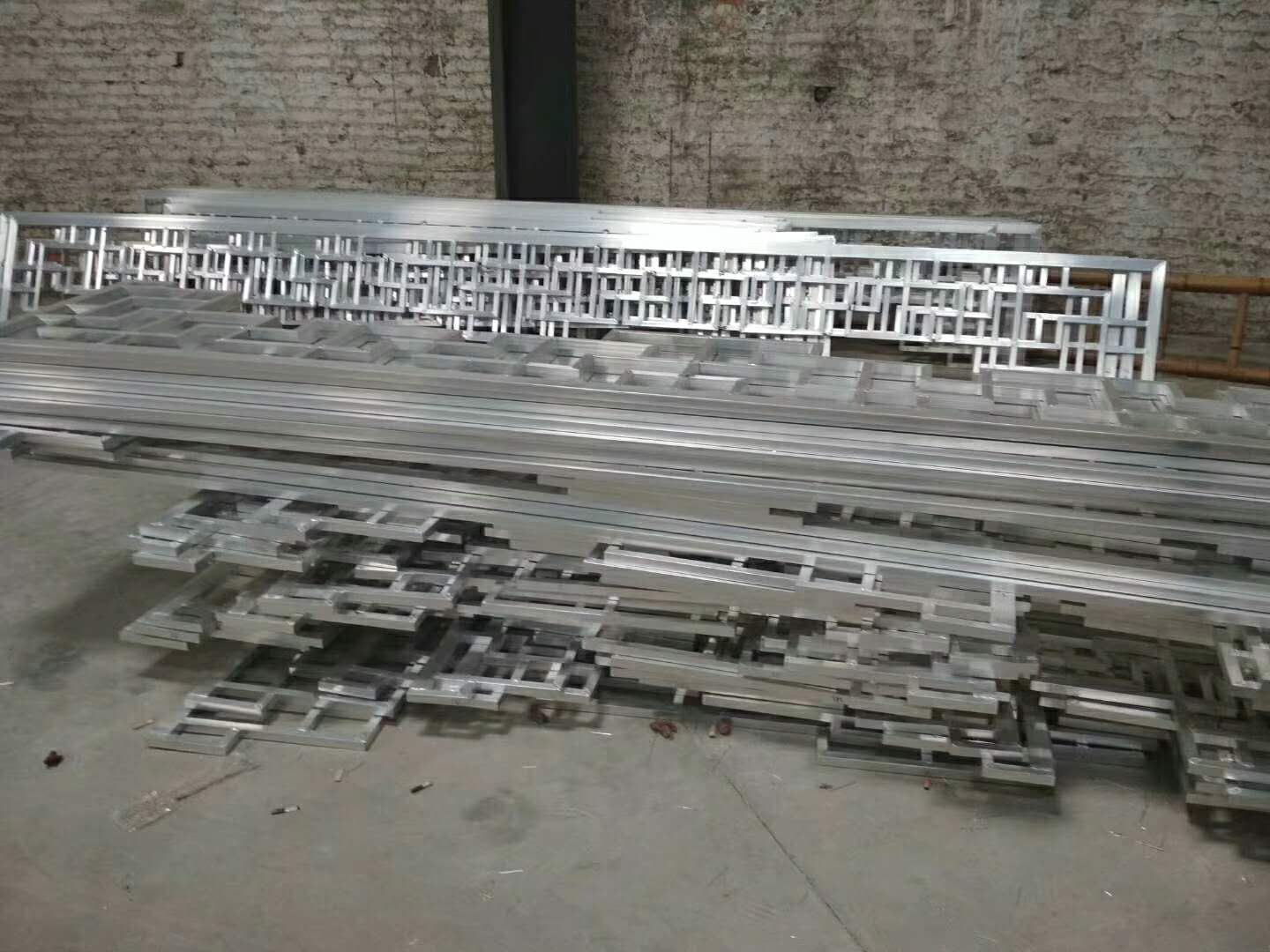 鋁窗花氣動夾鉗鋁窗花花樣圖片