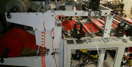 自動PVC拉鏈袋制袋機 多功能PVC拉鏈袋制袋機