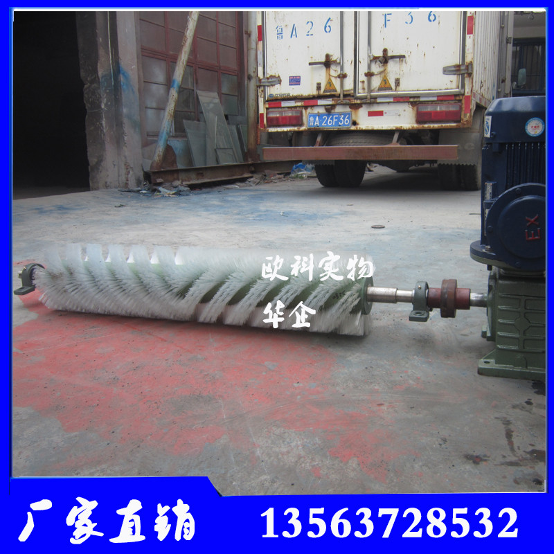 水泥廠電動(dòng)皮帶清掃器  帶寬一米滾刷清掃器