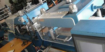 紙張不干膠商標高速模切機