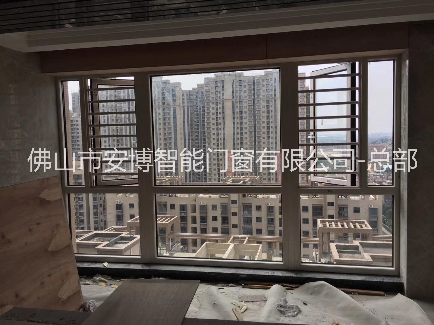 帶紗窗斷橋平開窗_隔音平開窗_佛山斷橋平開窗_斷橋鋁平開窗_別墅斷橋鋁窗