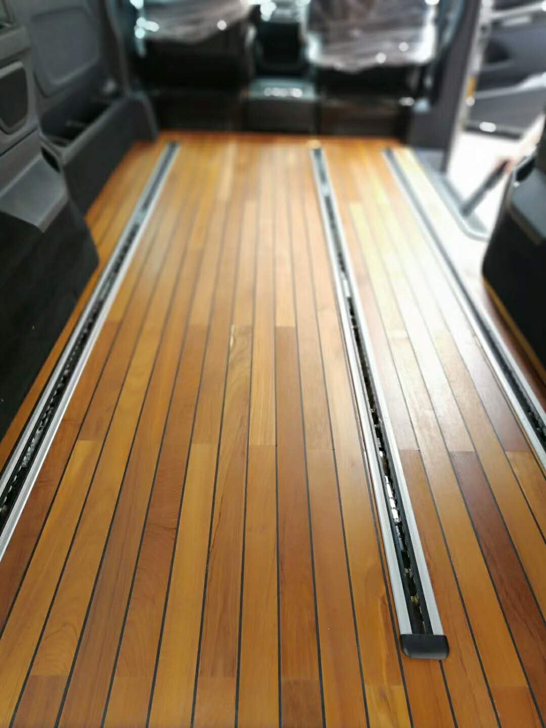 汽車內(nèi)飾翻新汽車座椅換皮 上海汽車內(nèi)飾翻新汽車木地板改裝