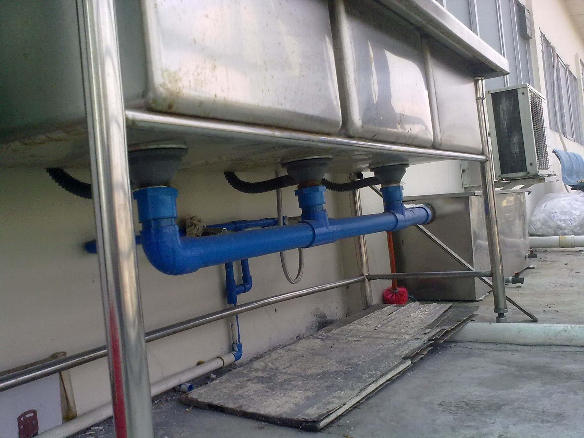 工業(yè)用油水分離器生產(chǎn)廠家酒店餐館飯?zhí)脧N房   番禺餐飲廚房油水分離器