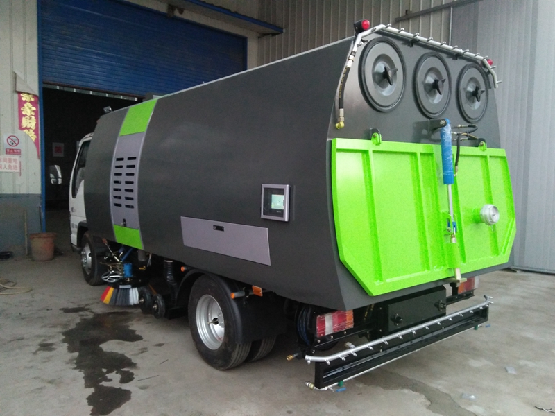 2018新款干濕兩用掃路車