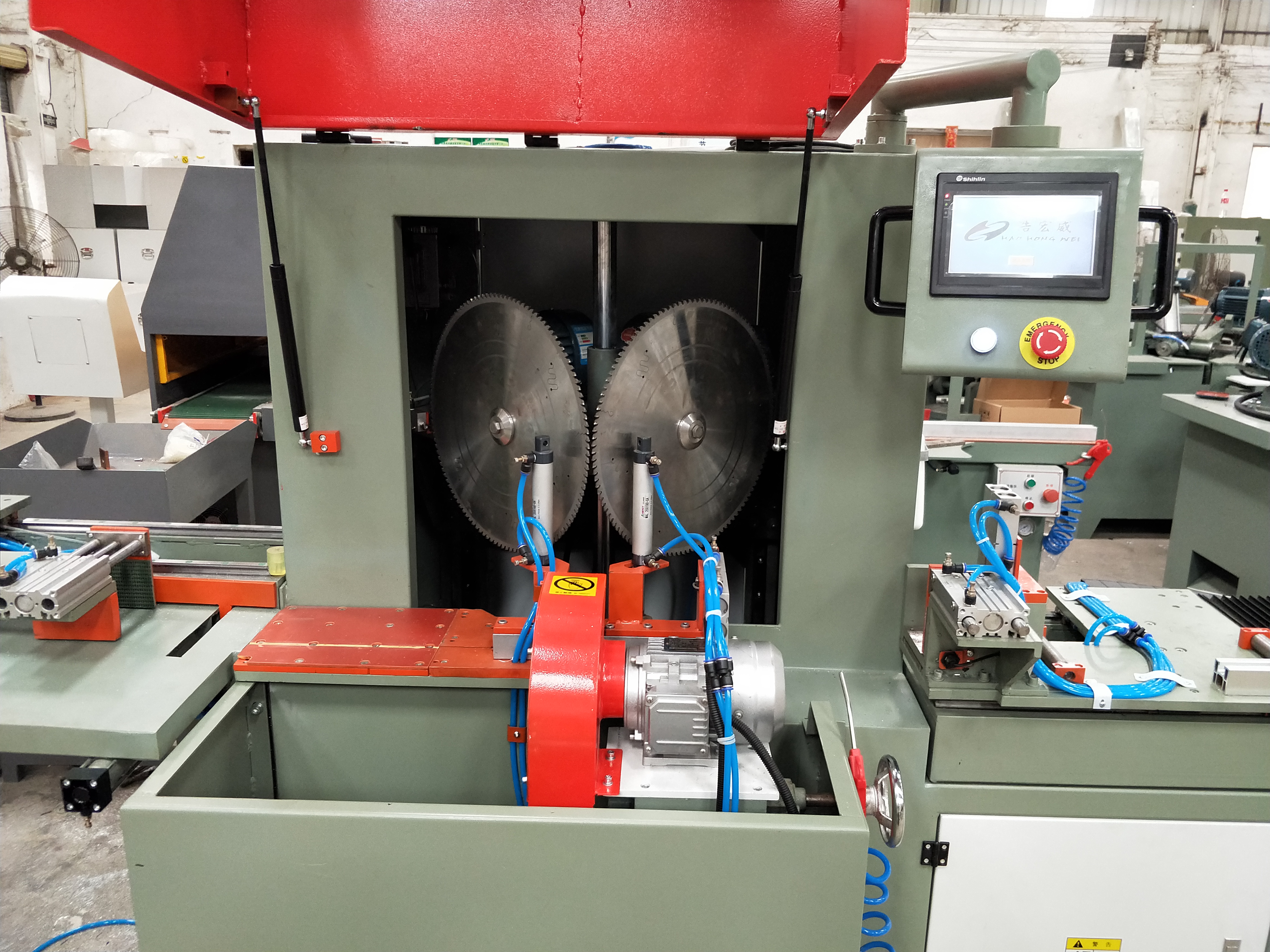 數(shù)控全自動45度護角一體機 佛山全自動45度護角一體機供應(yīng)商  鋁型材切角機 佛山鋁型材切角機供應(yīng)商