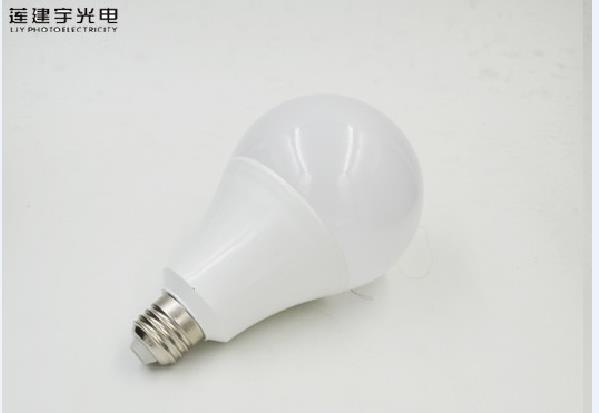 新款爆LED球炮廠家專業(yè)生產(chǎn)LED塑包鋁球泡套件80MM大角度