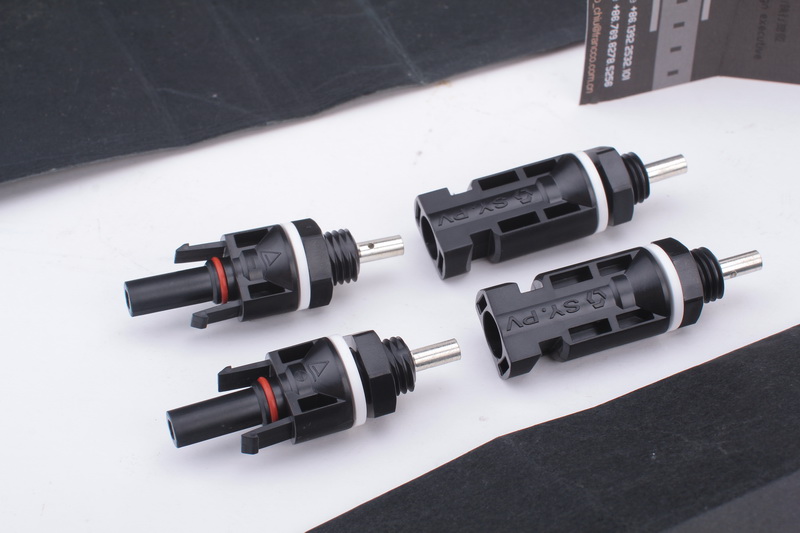 板端連接器MC4連接器光伏連接器 板用連接器
