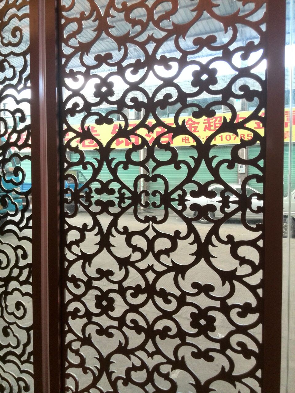 定做不銹鋼雕花屏風(fēng)-東莞雕花屏風(fēng)廠家-拉絲仿古銅