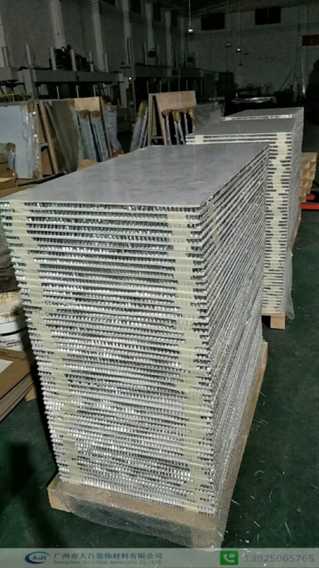 蜂窩板 鋁蜂窩板價格 鋁蜂窩板厚度 鋁蜂窩板廠家 鋁蜂窩板生產(chǎn)廠家  鋁蜂窩板供應(yīng)商