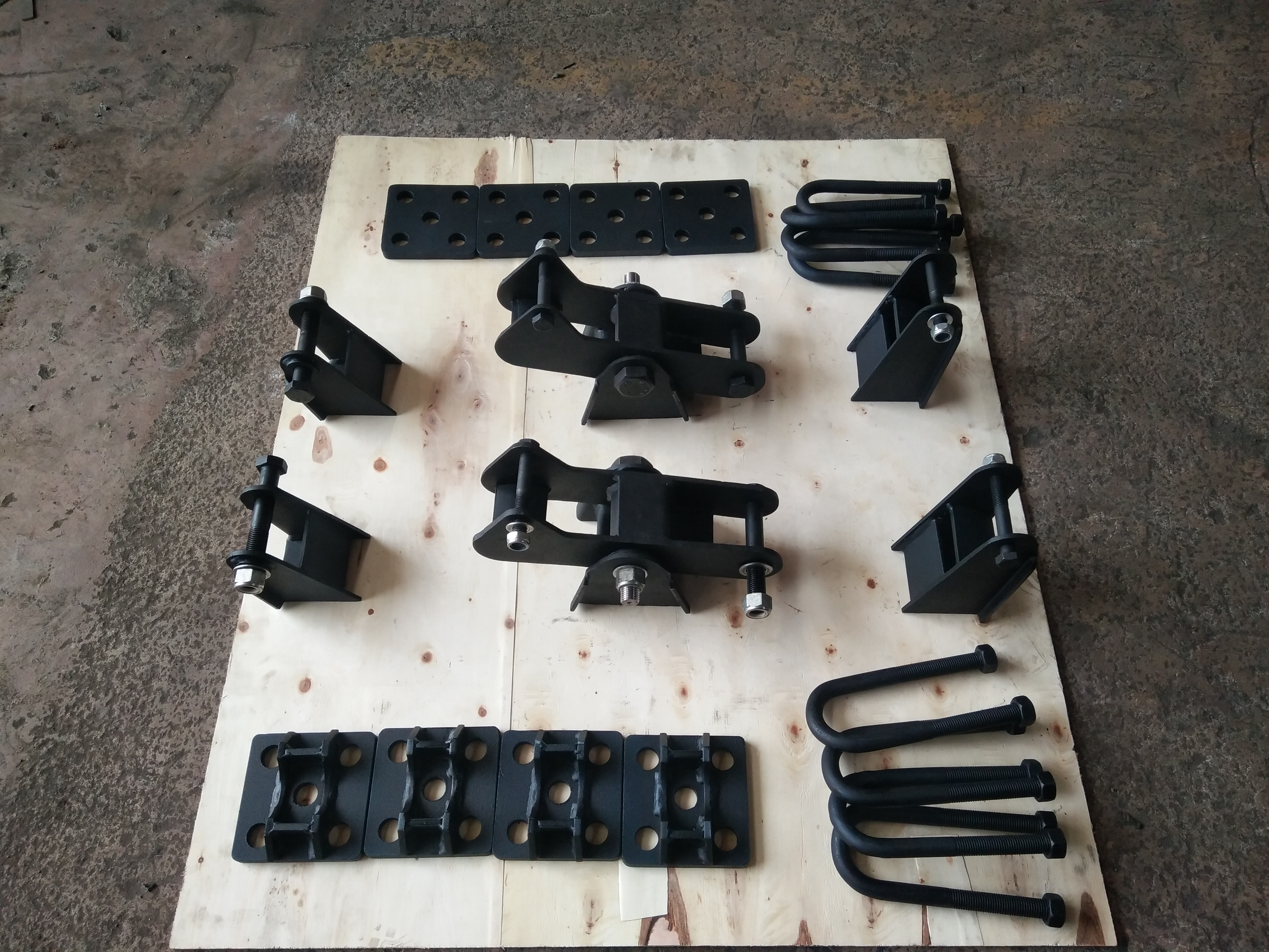 4T農(nóng)用車(chē)懸架、半掛車(chē)懸架廠家直銷(xiāo)、生產(chǎn)廠家