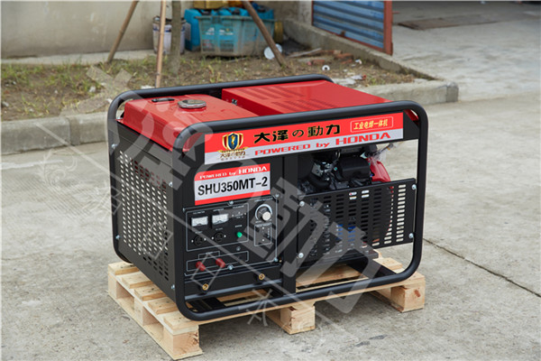 電啟動(dòng)400A汽油發(fā)電電焊一體機(jī)