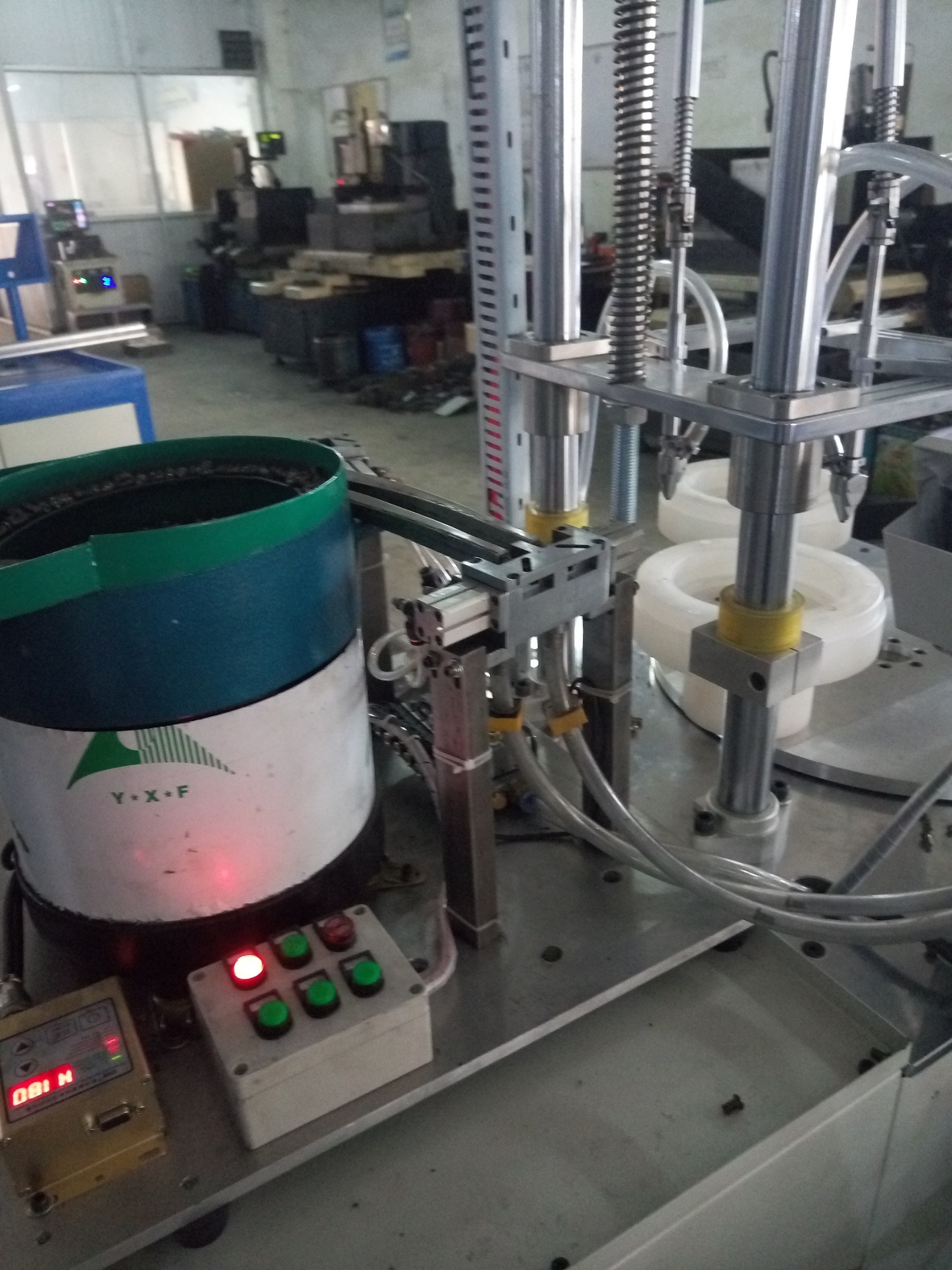 廠家 自動(dòng)鉆孔攻牙機(jī) 多軸攻牙機(jī)