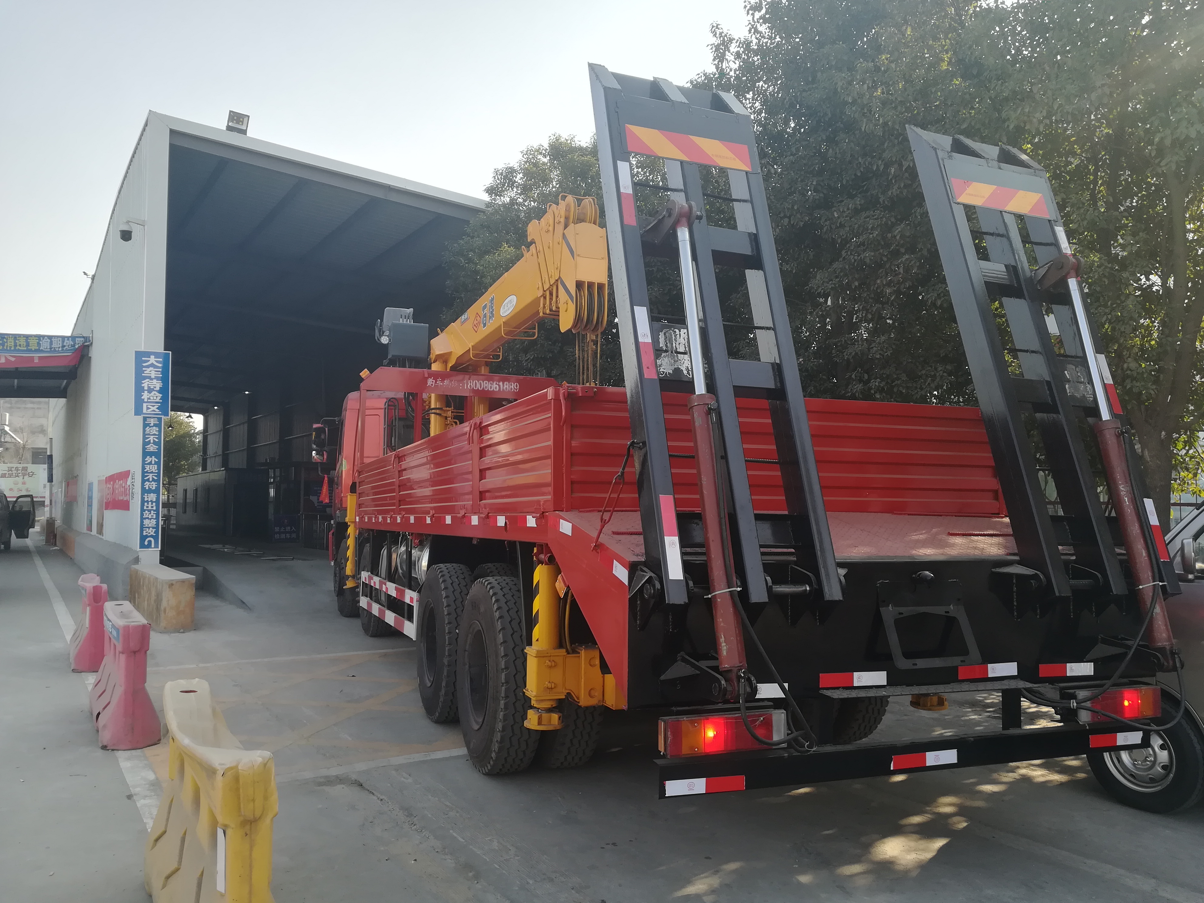 湖北隨車吊東風特商供應商    隨車吊東風特商價格     湖北隨車吊東風特商廠家   隨車吊東風特商廠家
