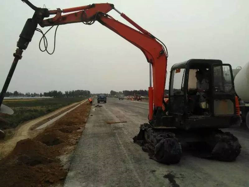 挖機(jī)改螺旋鉆機(jī) 挖機(jī)改裝螺旋鉆機(jī)廠家 挖機(jī)改裝各類型鉆機(jī)