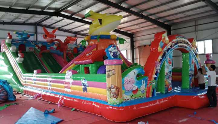 大型充氣玩具室外充氣城堡小豬佩琪廠家爆款推出