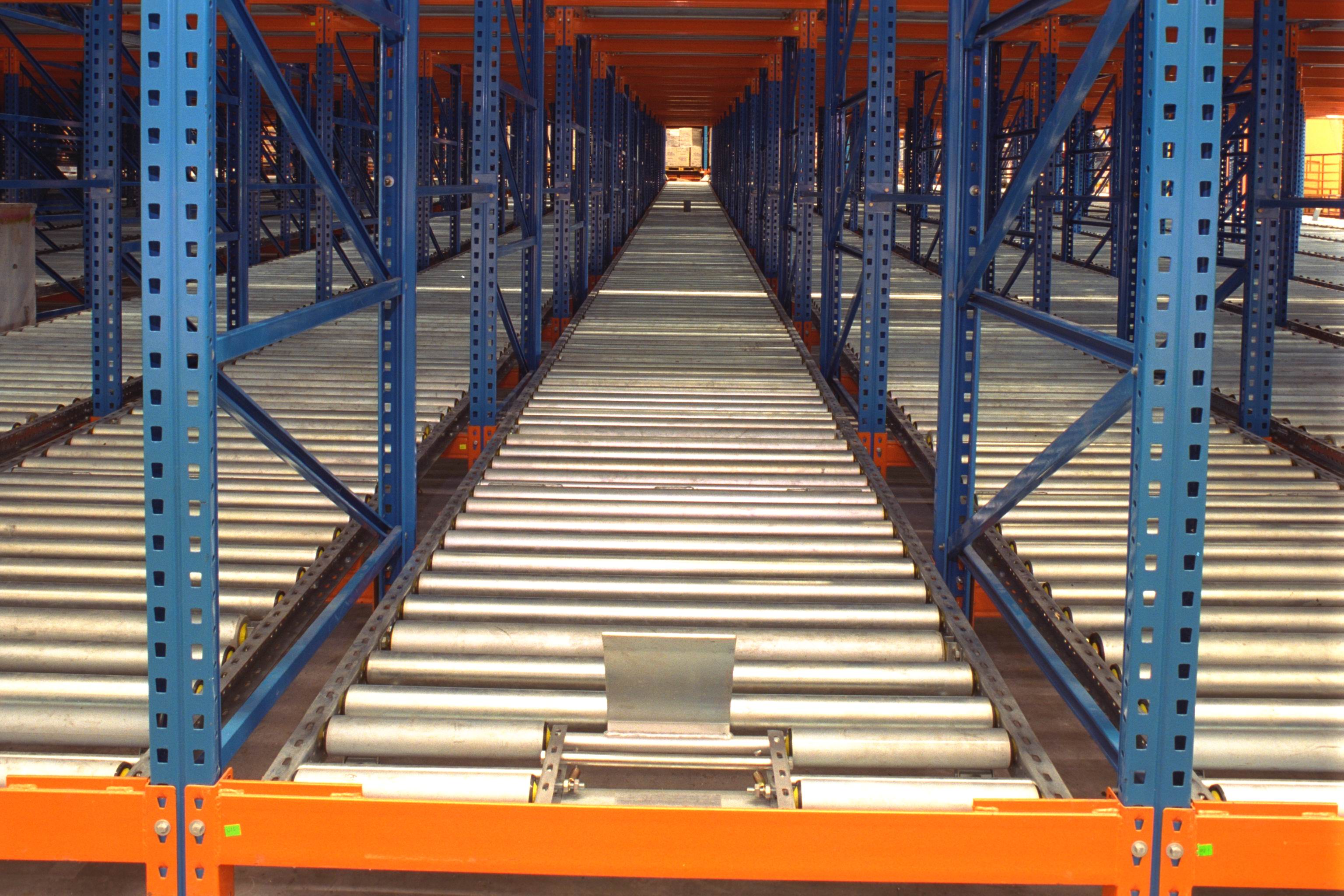 中山貨架專業(yè)制作重型倉儲重力貨架