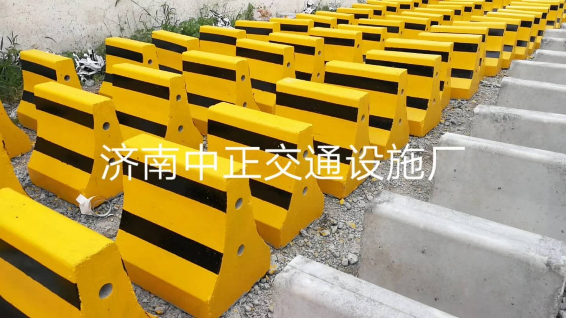 廠家供應(yīng)唐山水泥隔離墩-小區(qū)用水泥隔離墩-公路水泥隔離墩價(jià)格