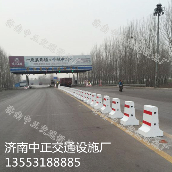 現(xiàn)貨供應(yīng)秦皇島小區(qū)水泥隔離墩-高速路水泥隔離墩批發(fā)