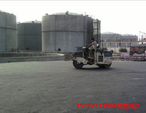 安徽蚌埠瀝青砂展現(xiàn)罐底材料由熱到冷的華麗蛻變