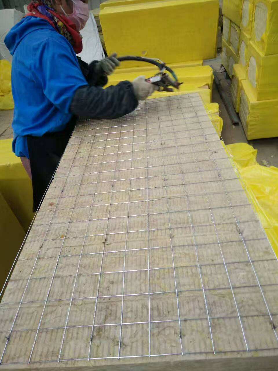 鋼網(wǎng)巖棉板 金屬網(wǎng)巖棉板廠家 鋼網(wǎng)巖棉板 插絲網(wǎng)巖棉板廠家