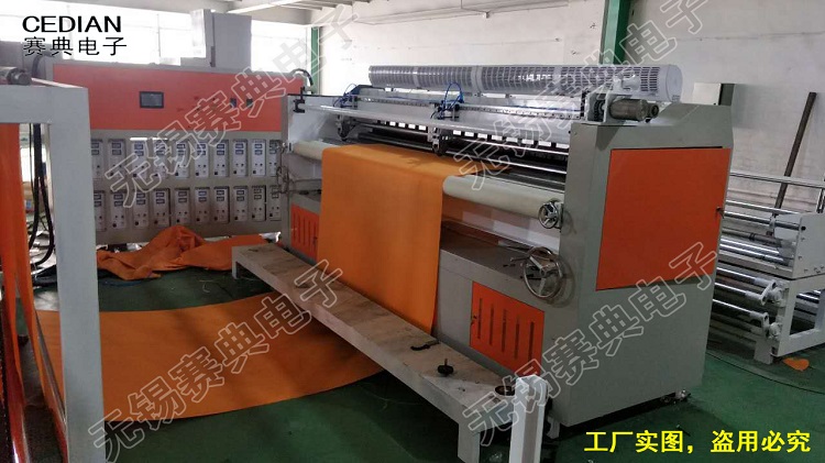 專業(yè)定制全自動(dòng)夏涼被復(fù)合機(jī) 裥棉被子復(fù)合壓花機(jī),夏涼被壓棉機(jī)