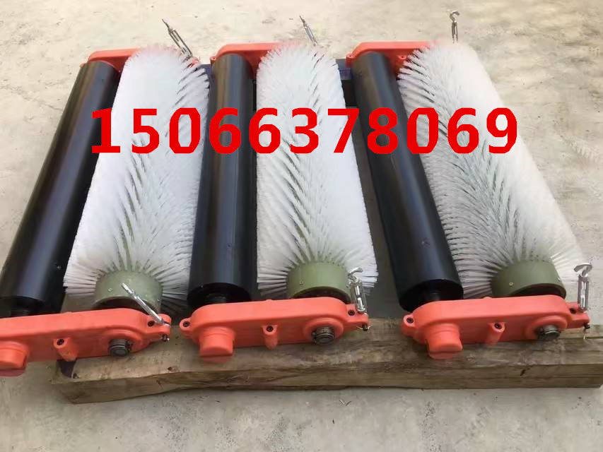 滾刷清掃器值得信賴！ 被動(dòng)滾刷清掃器生產(chǎn)廠家 15066378069    無(wú)動(dòng)力毛刷清掃器