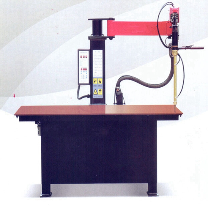 平臺(tái)無(wú)痕點(diǎn)焊機(jī) 鈑金機(jī)箱機(jī)柜焊機(jī) 多關(guān)節(jié)搖臂點(diǎn)焊機(jī)  鈑金機(jī)箱機(jī)柜多關(guān)節(jié)搖臂式點(diǎn)焊