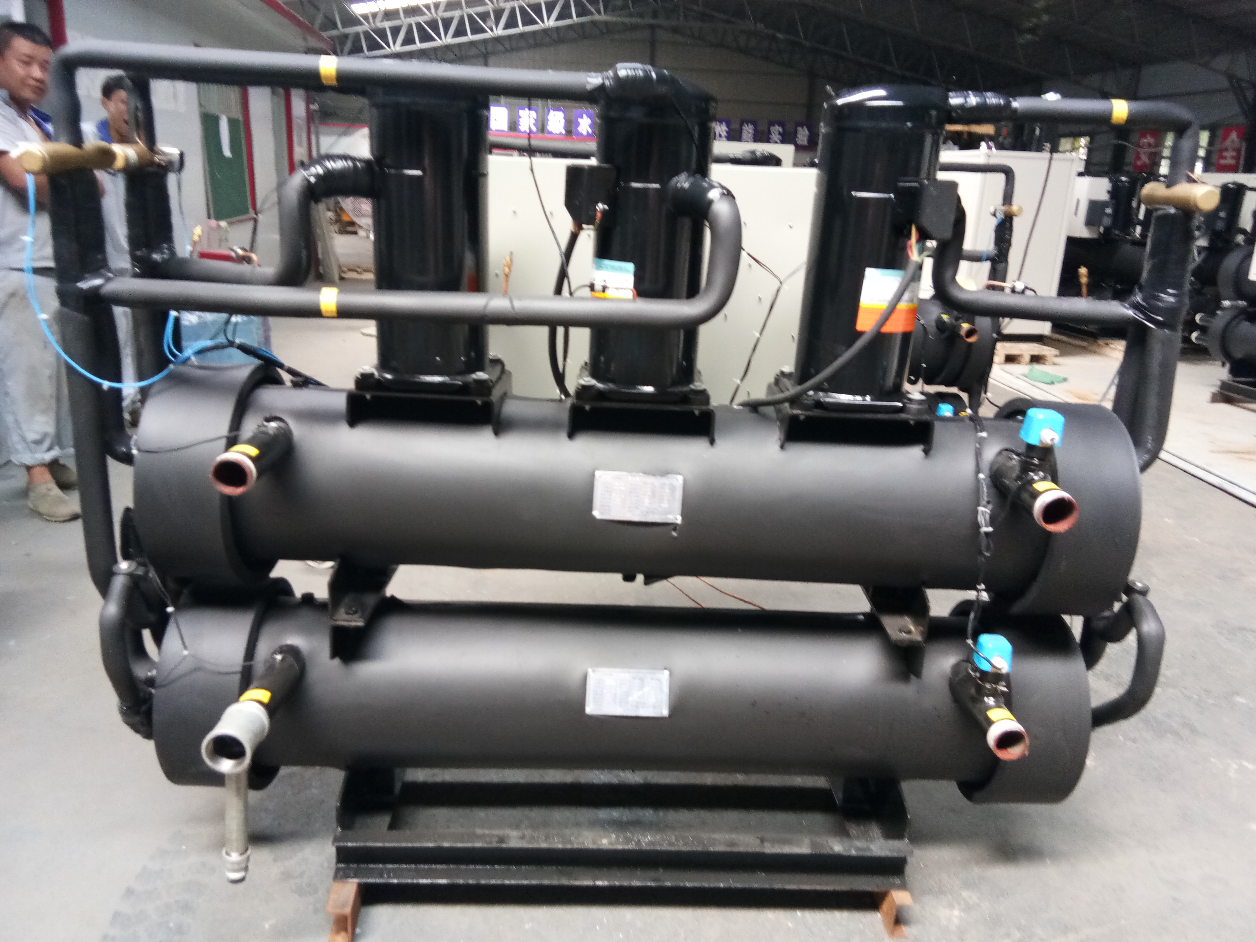 水地源熱泵機(jī)組    殼管換熱器