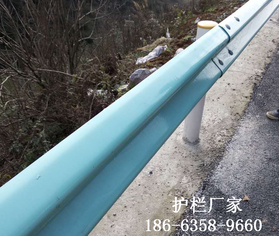 四川遂寧波形護欄板廠家 防護欄安裝報價 波形防撞護欄板
