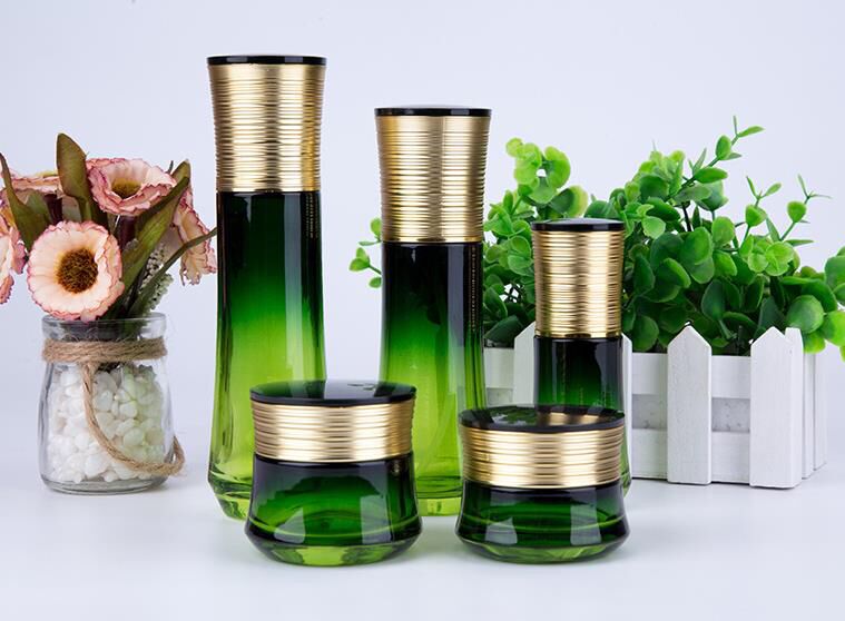 化妝品瓶生產(chǎn)廠家  護(hù)膚品包裝瓶  護(hù)膚品套裝瓶