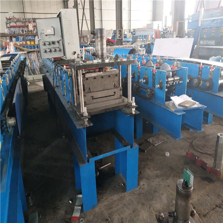 工地圍擋板設(shè)備地鑫壓瓦機(jī)直銷彩鋼瓦機(jī)器