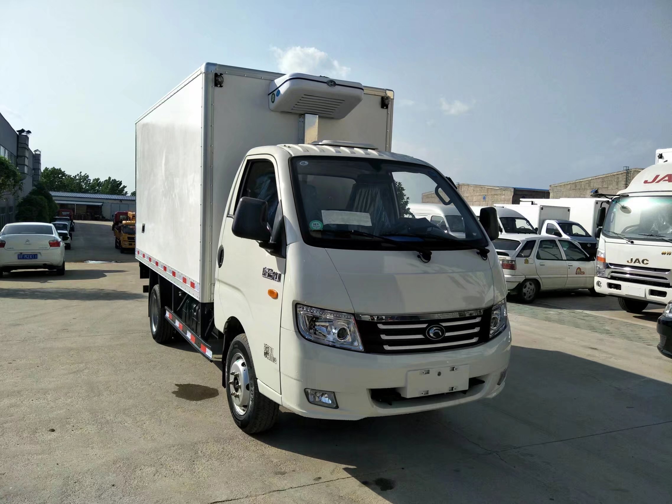廠家直銷福田康瑞KQ1型冷藏車 康瑞2.0L汽 油版3500廂長冷藏車價格