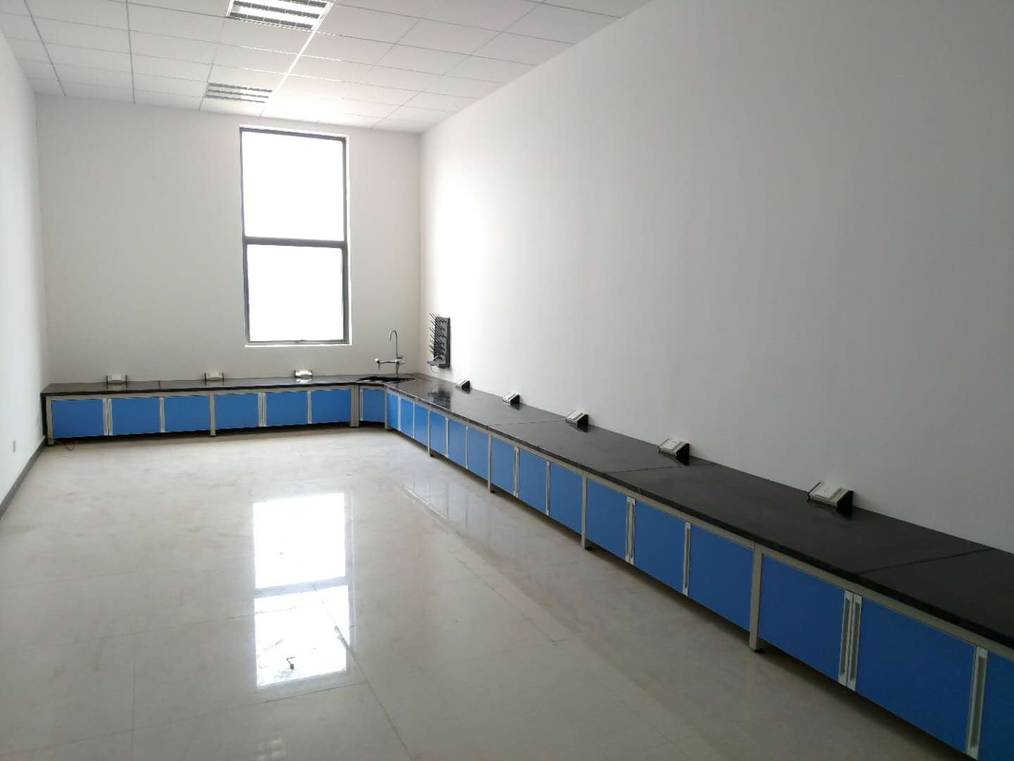 供應(yīng) 廠家直銷 鋼木實(shí)驗(yàn)臺(tái)邊臺(tái) 防腐耐