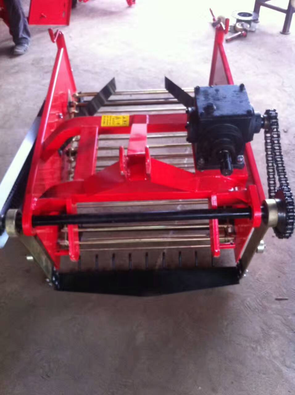 四輪拖拉機(jī)配套土豆，紅薯收獲機(jī)