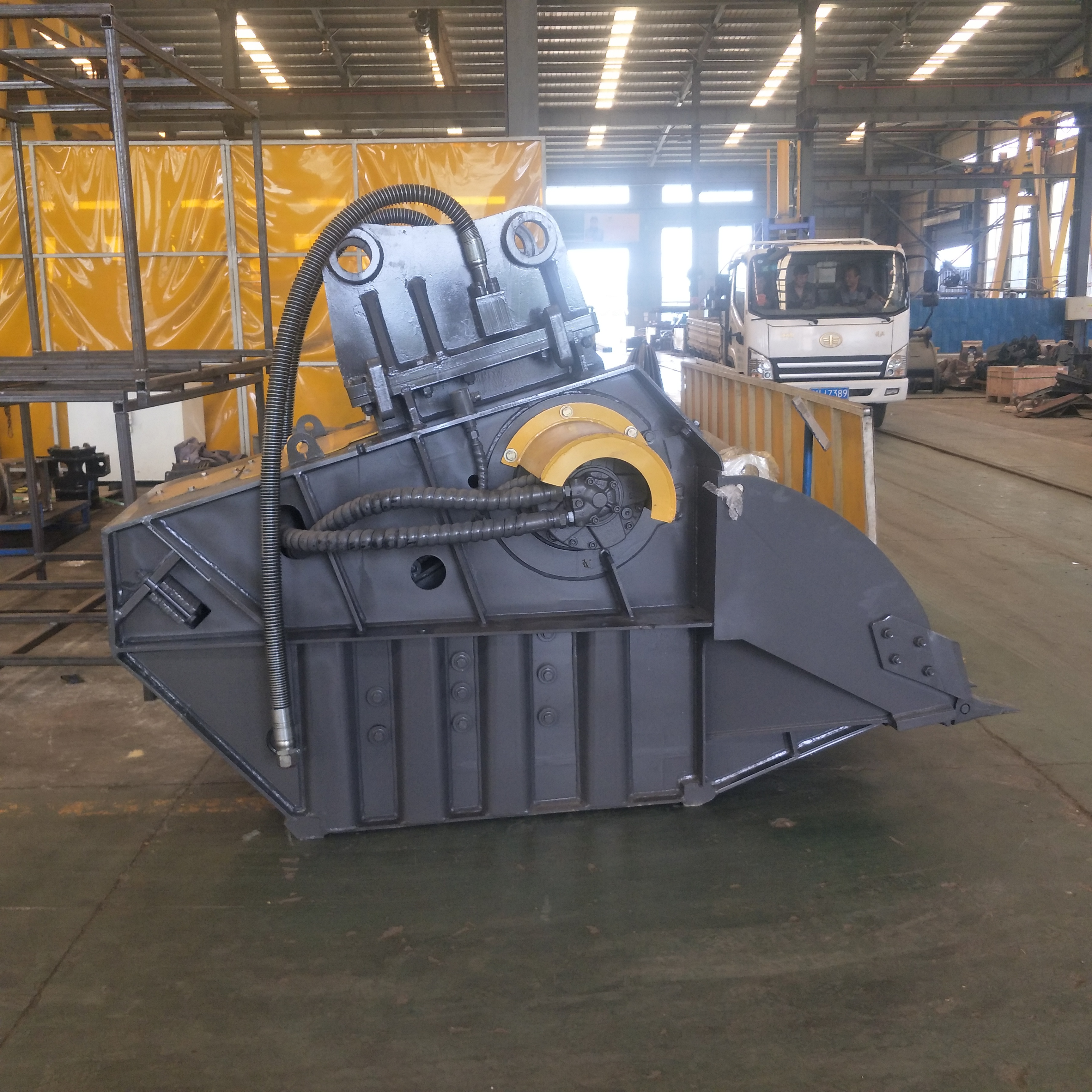 建筑垃圾粉碎鏟斗