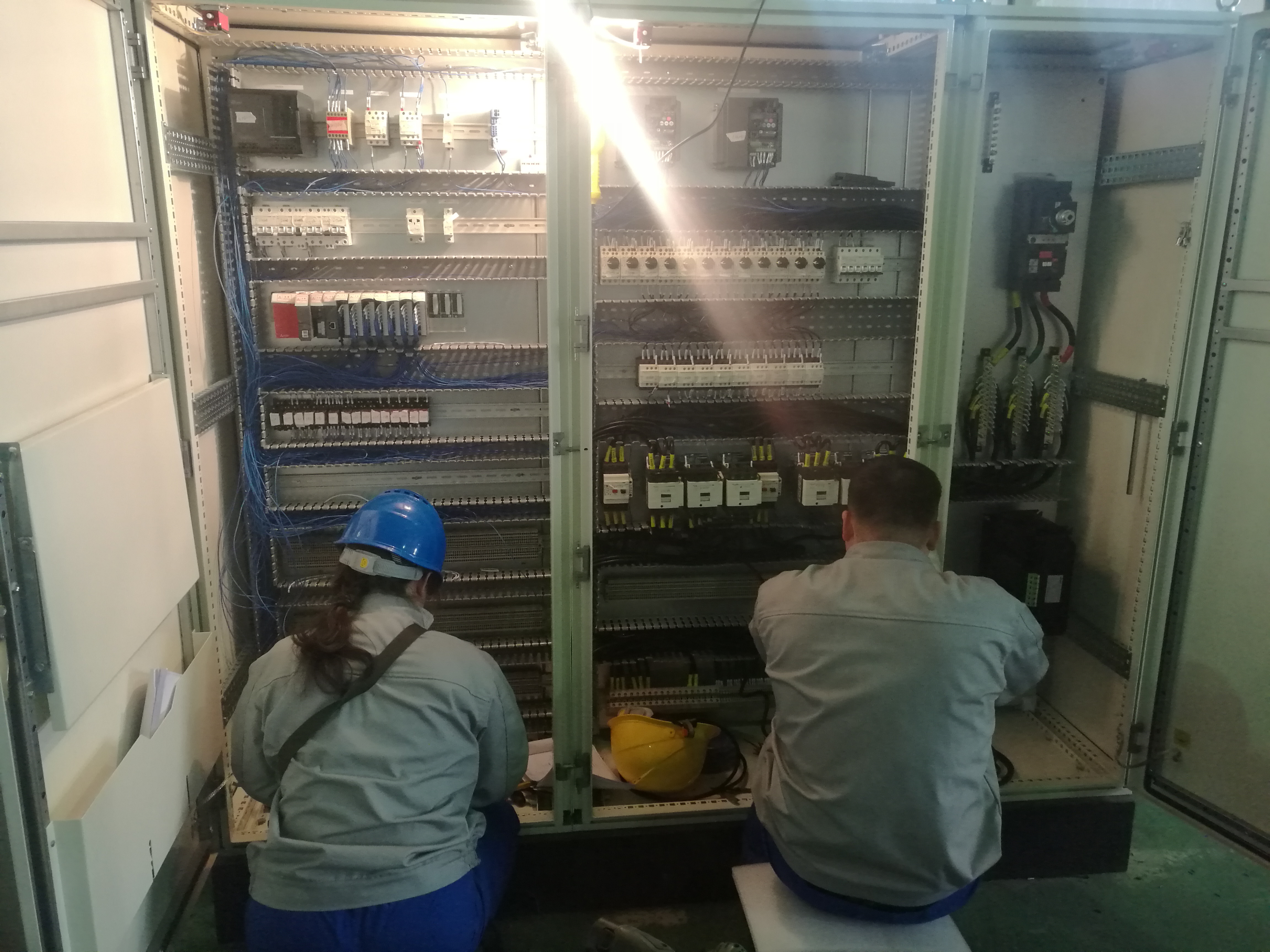 哈爾濱電氣安裝  電氣布線  控制柜布線 哈爾濱電氣布線  哈爾濱成套開關(guān)柜設(shè)計