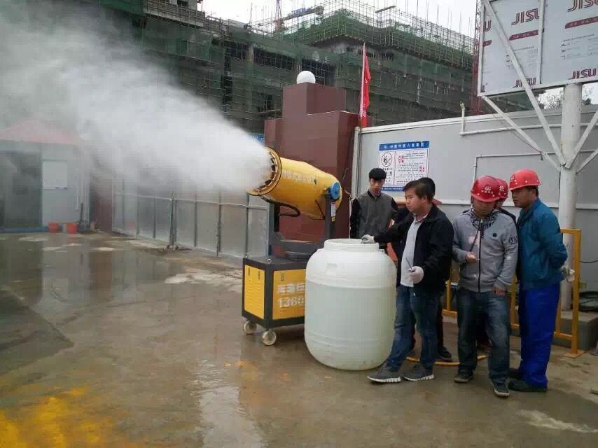 重慶巴南采石廠降溫降塵噴霧機(jī)