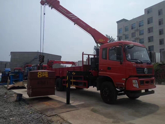 湖北單橋東風(fēng)專底配三一報價   湖北單橋東風(fēng)專底配三一8噸吊生產(chǎn)廠家  湖北吊車廠家  湖北單橋東風(fēng)專底配三一8噸吊價格